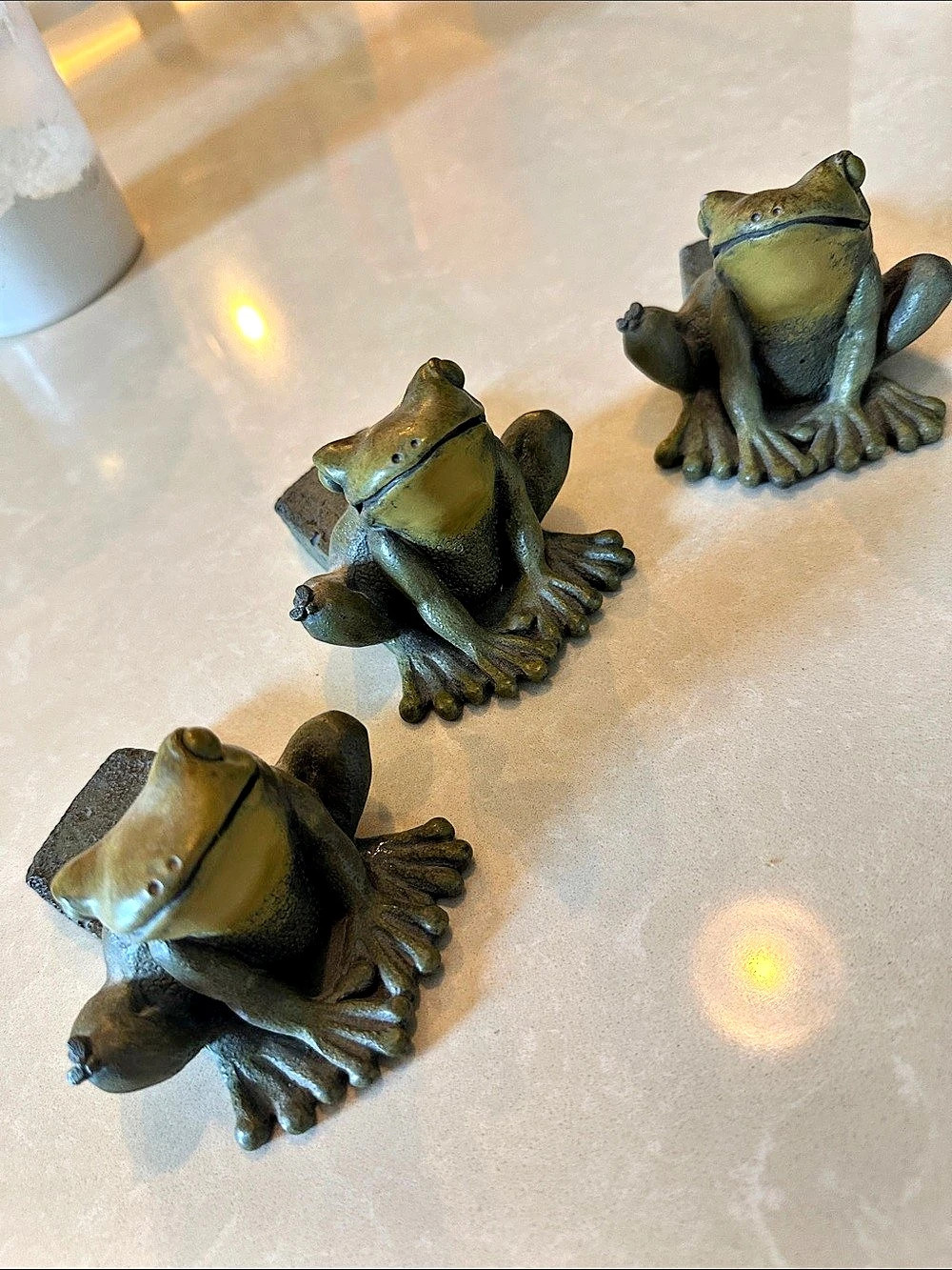 Set of frog flower pot risers